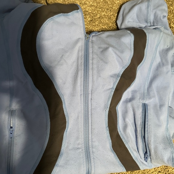 Lululemon hoodie size 4. Used condition - Picture 4 of 6